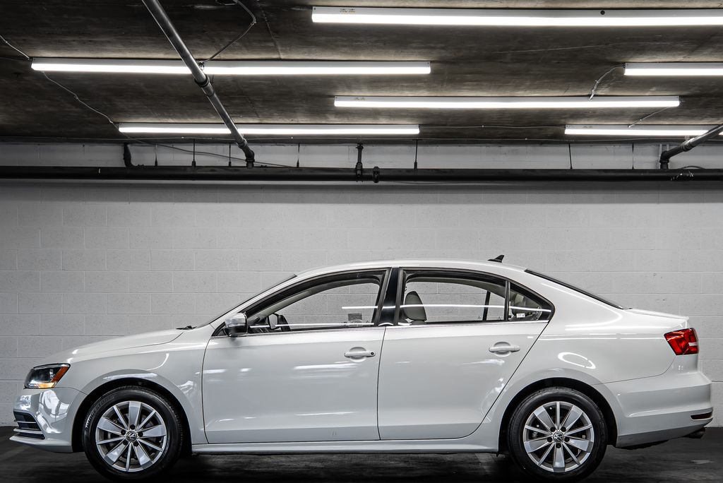 Used 2015 Volkswagen Jetta SE with VIN 3VWD17AJ0FM338497 for sale in Irvine, CA
