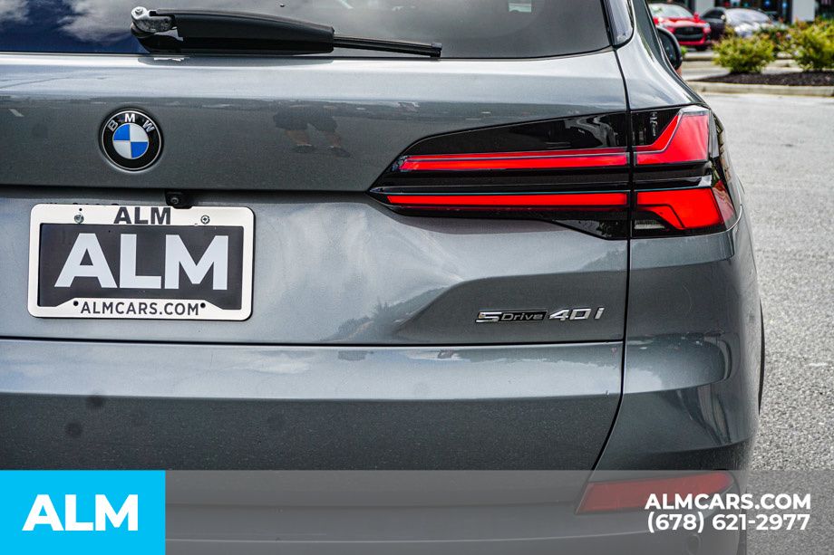 Used 2024 Gray BMW sDrive40i image 13