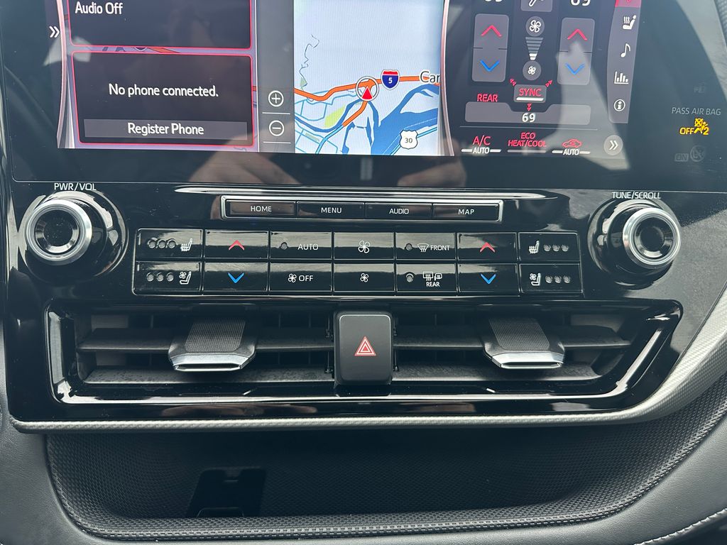 2022 Toyota Highlander Hybrid Platinum