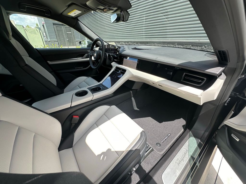 2025 Porsche Taycan  30