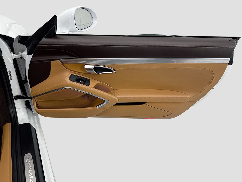 Thumbnail: 2015 Porsche 911 - 31