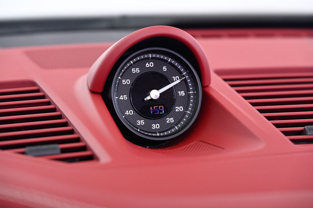 Thumbnail: 2026 Porsche 911 - 30