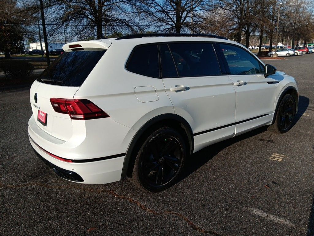 2024 Volkswagen Tiguan 2.0T SE R-Line Black 5