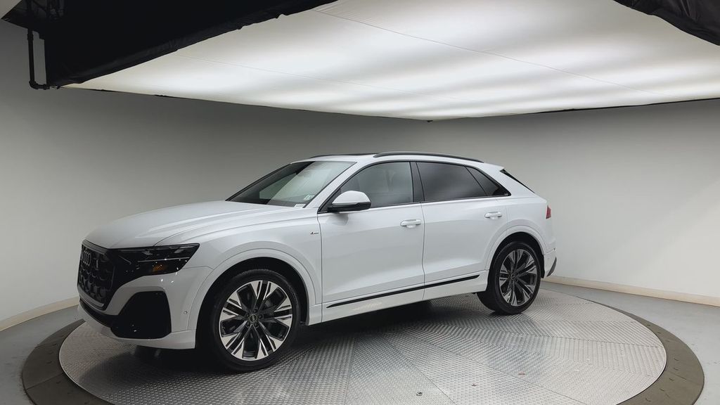 Thumbnail: 2026 Audi Q8 - 6