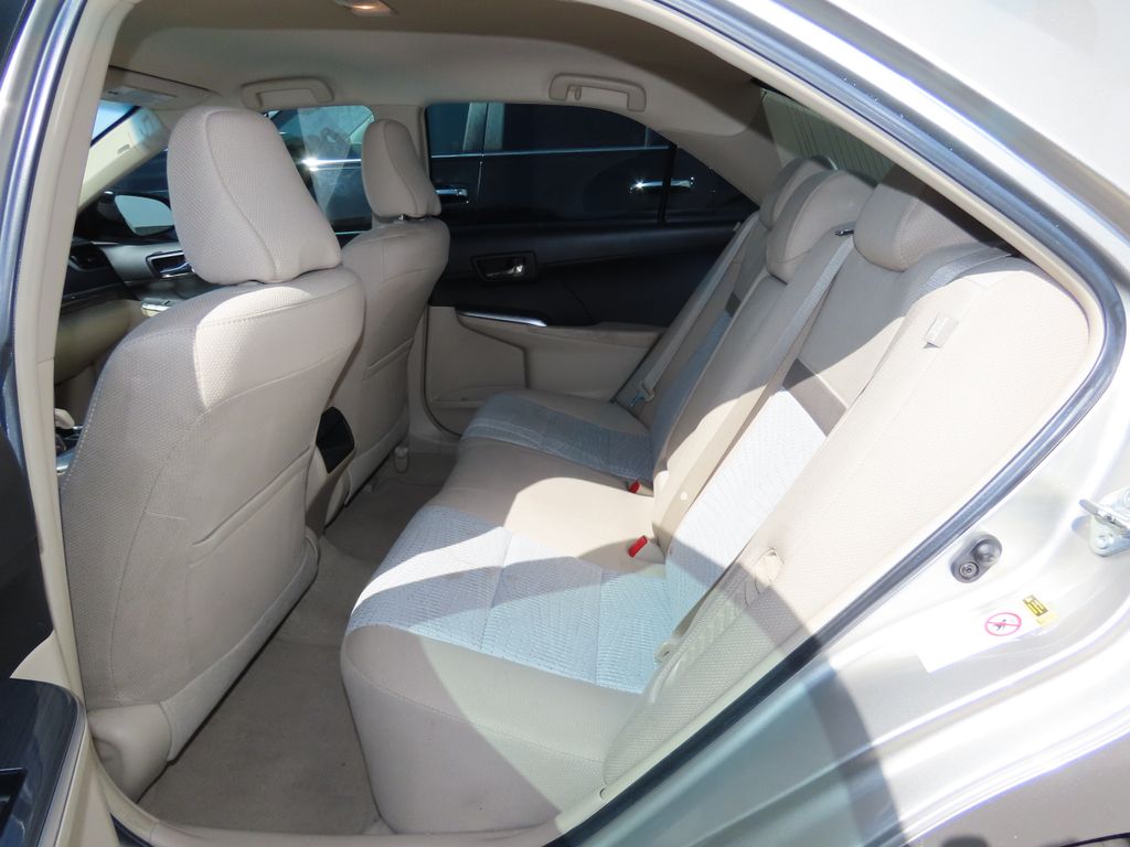 2013 Toyota Camry LE 10
