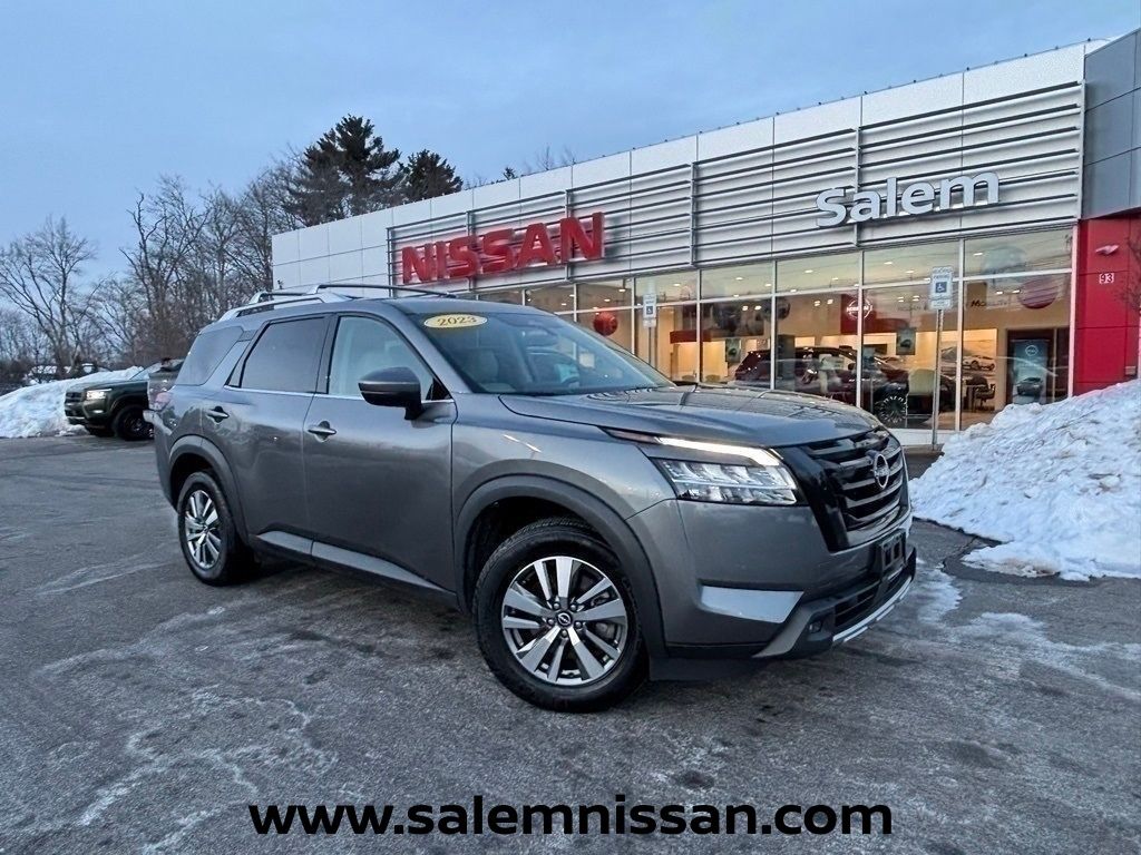 2023 Nissan Pathfinder SL 4WD