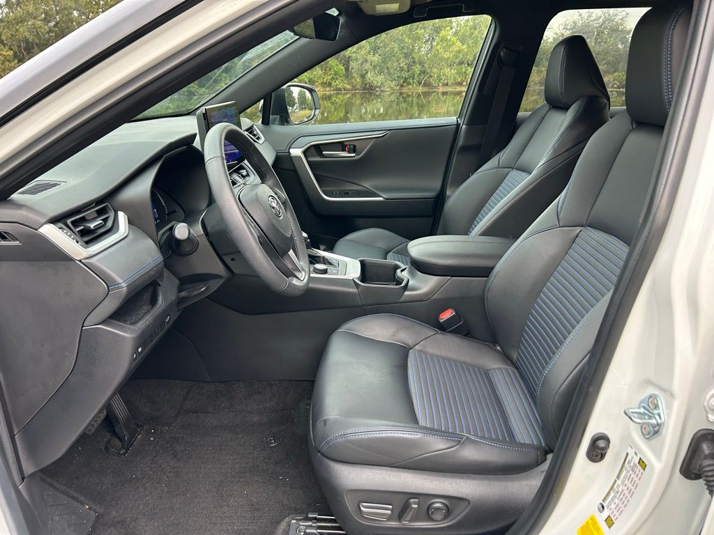 Thumbnail: 2023 Toyota RAV4 - 14