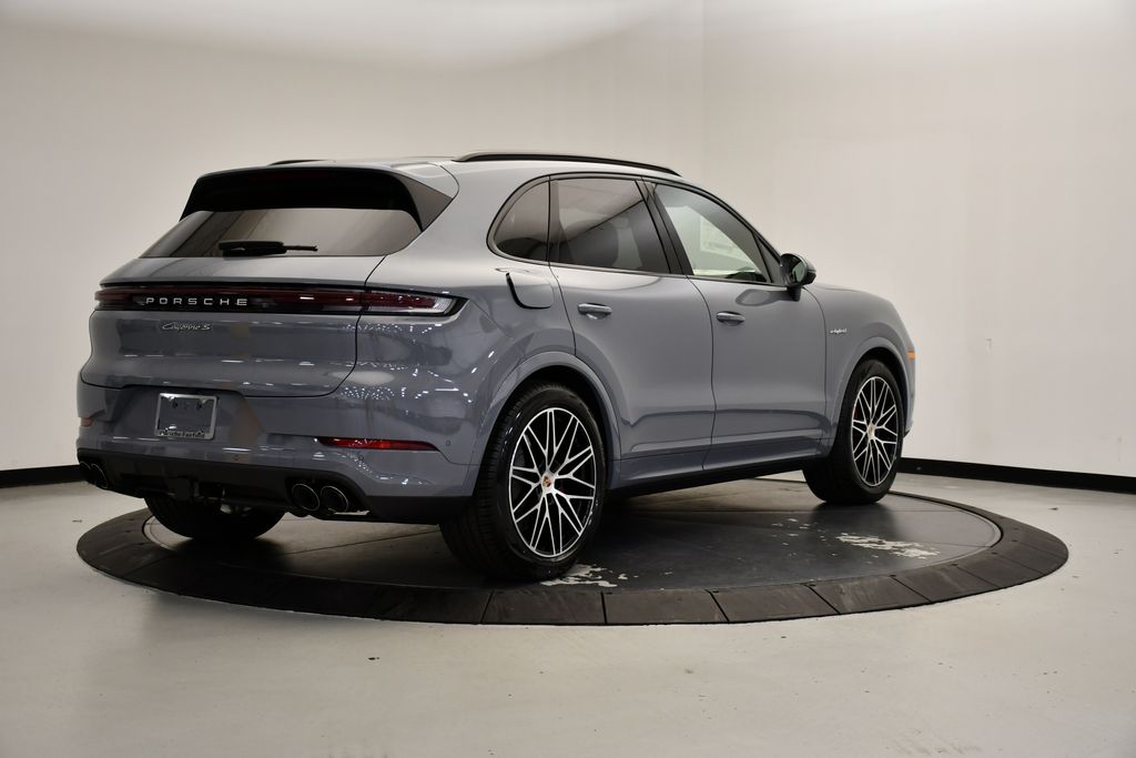 Thumbnail: 2026 Porsche Cayenne - 7