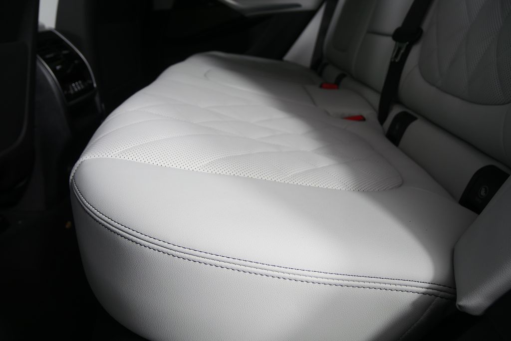 Thumbnail: 2026 BMW X5 - 15