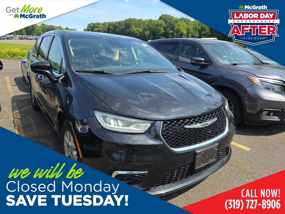 Brilliant Black Crystal Pearlcoat 2023 Chrysler Pacifica Minivan Front-Wheel Drive 9-Speed Automatic