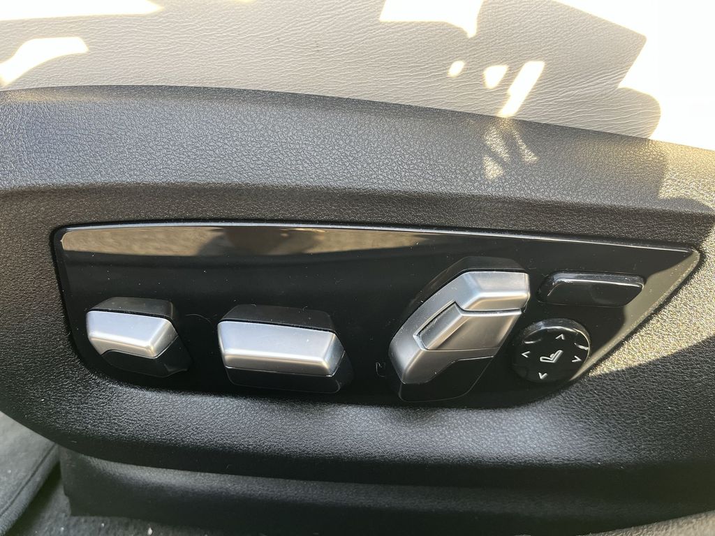 Thumbnail: 2021 BMW M5 - 12