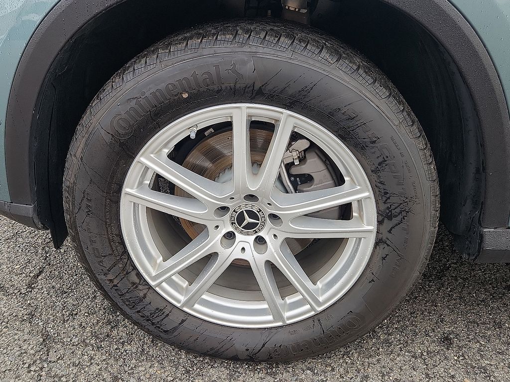 Thumbnail: 2025 Mercedes-Benz GLC - 8