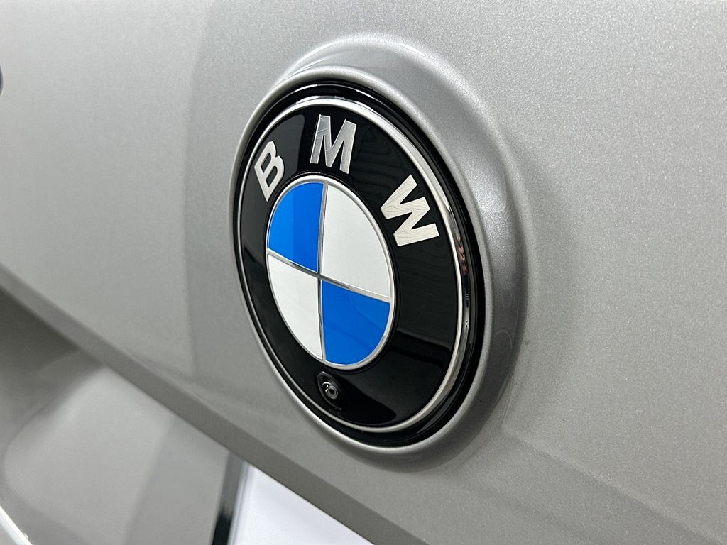 Thumbnail: 2026 BMW iX - 22