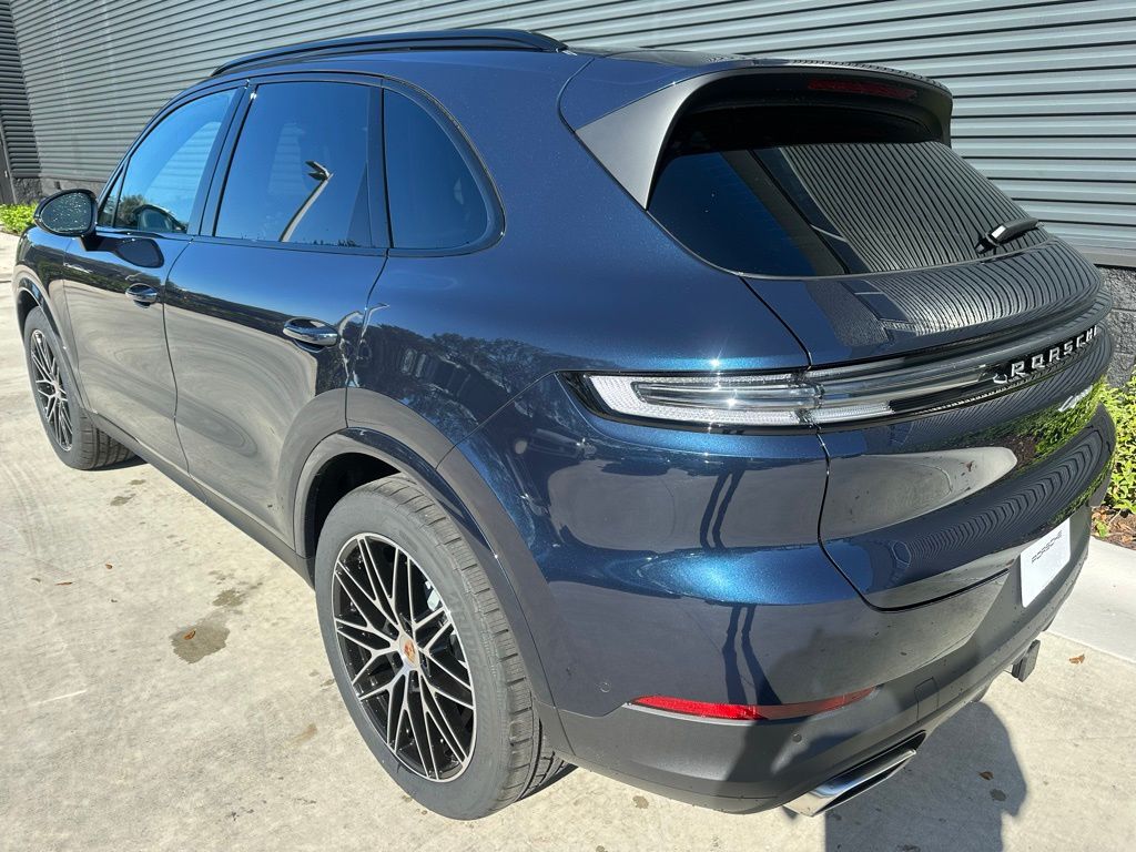 2025 Porsche Cayenne  3