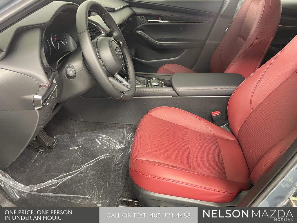 2026 Mazda Mazda3 Carbon Edition - Photo 18