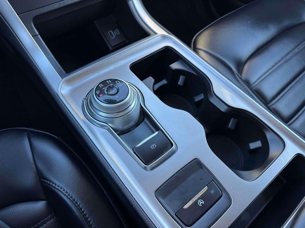 2024 Ford Edge SEL - Photo 30