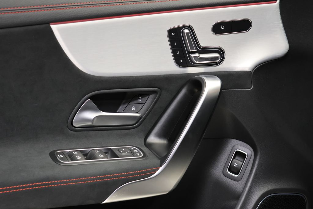 Thumbnail: 2025 Mercedes-Benz CLA - 32