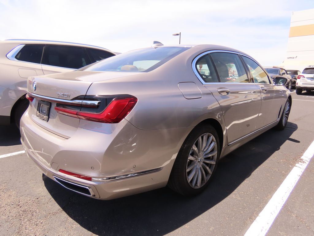 2022 BMW 7 Series 740i 3