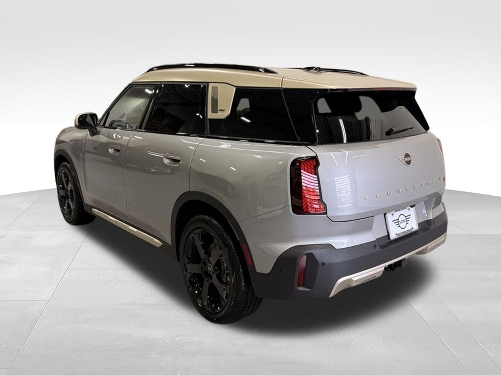 Thumbnail: 2027 MINI Cooper Countryman - 3