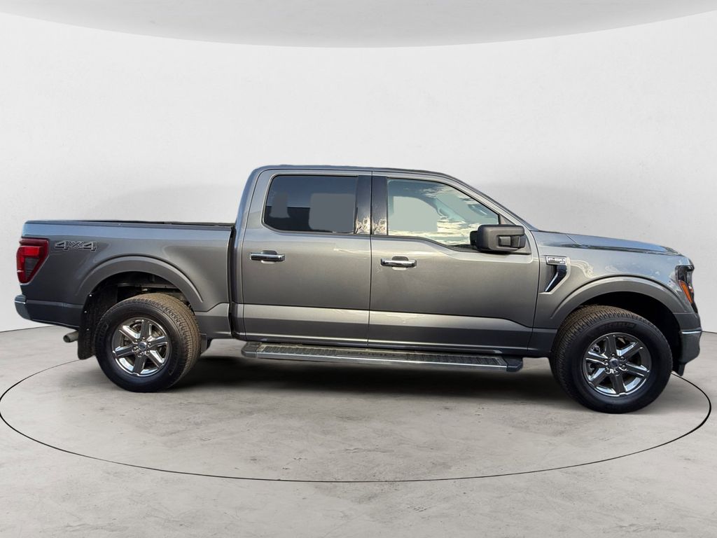 Certified Used 2025 Gray Ford XLT image 5