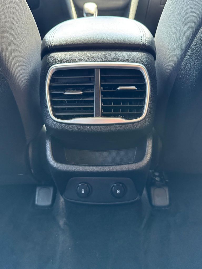 2020 Hyundai Santa Fe SE 14