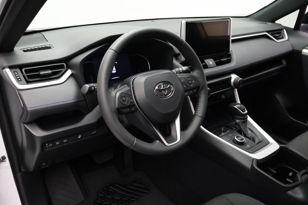 Thumbnail: 2025 Toyota RAV4 - 15