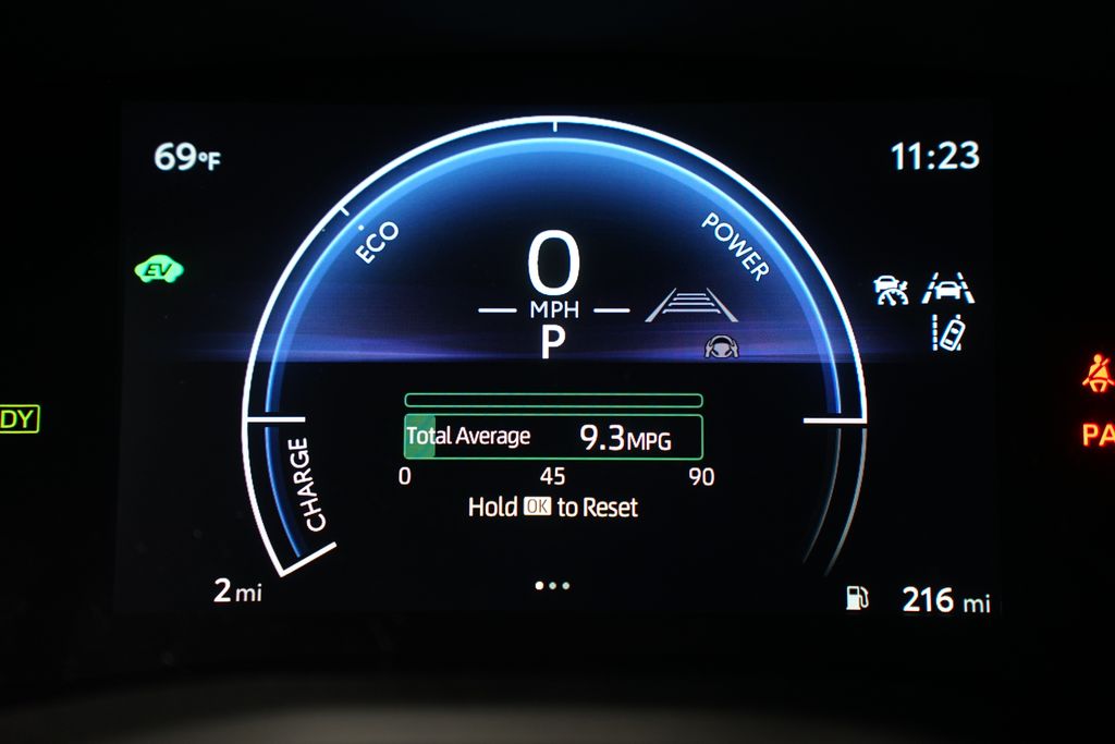2025 Toyota Camry LE 16