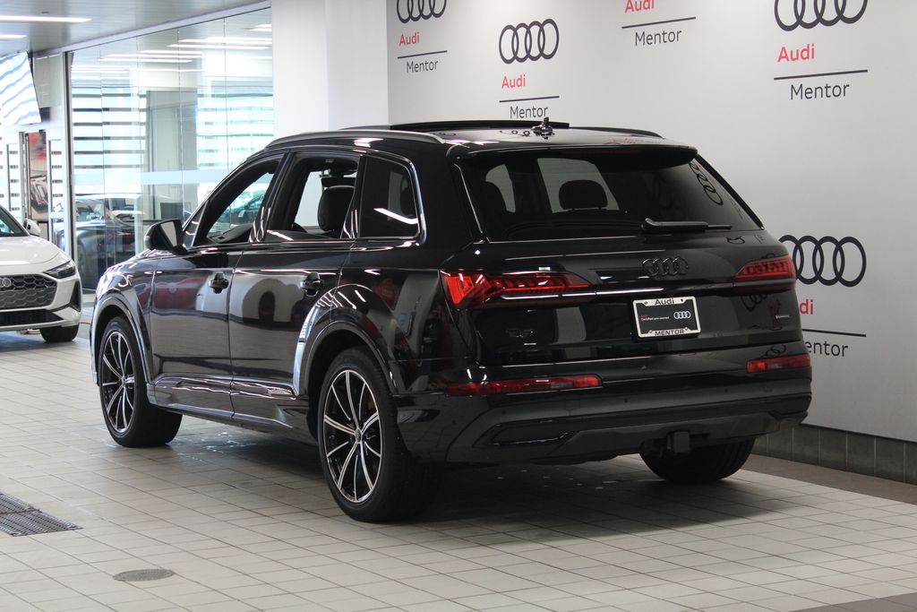 Thumbnail: 2023 Audi Q7 - 4