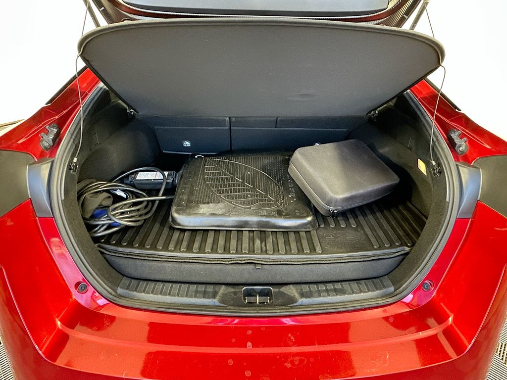 Thumbnail: 2018 Toyota Prius Prime - 25