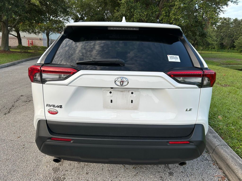 Thumbnail: 2020 Toyota RAV4 - 4
