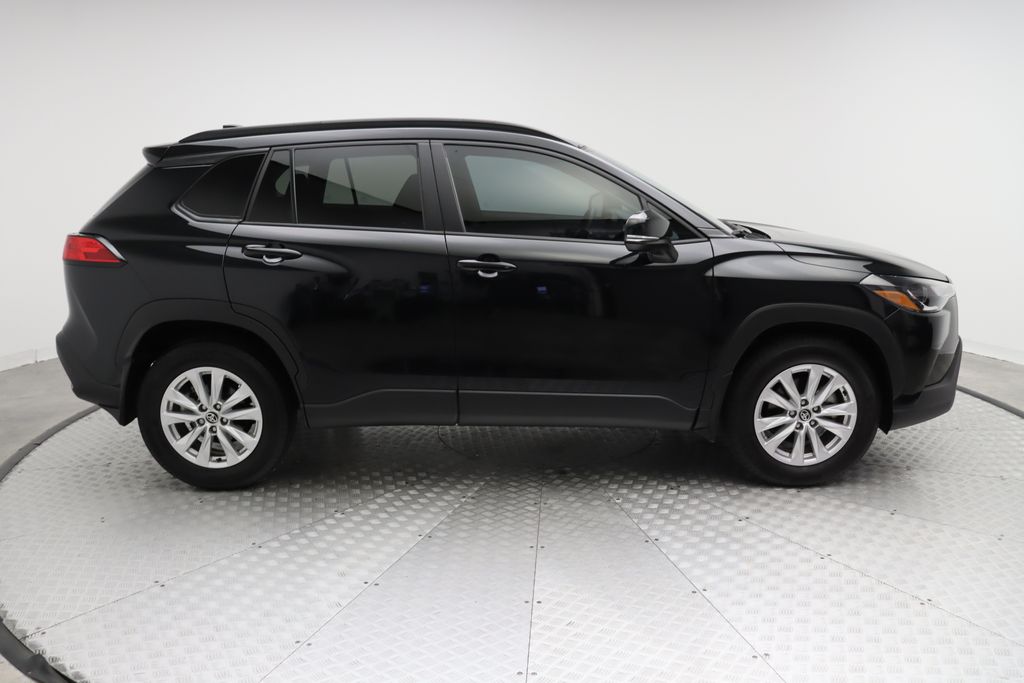 2024 Toyota Corolla Cross LE 7