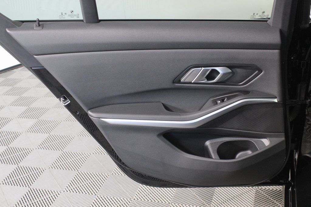 Thumbnail: 2020 BMW 3 Series - 13