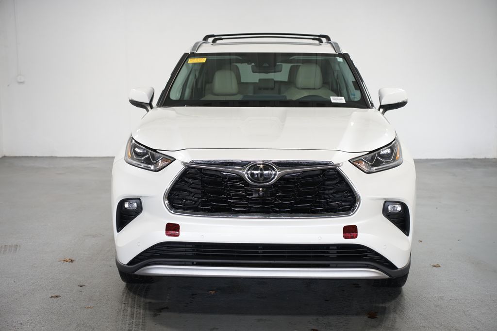 Thumbnail: 2021 Toyota Highlander - 2