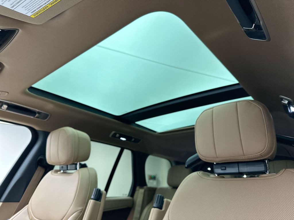 Thumbnail: 2026 Land Rover Range Rover - 11