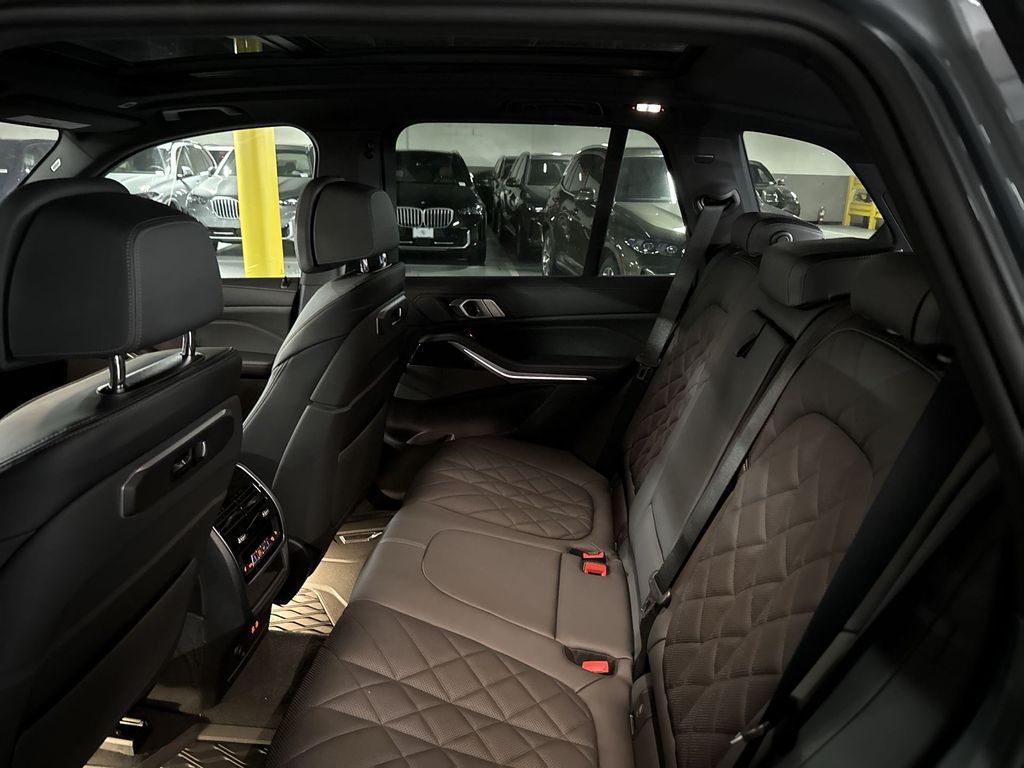 Thumbnail: 2026 BMW X5 - 23