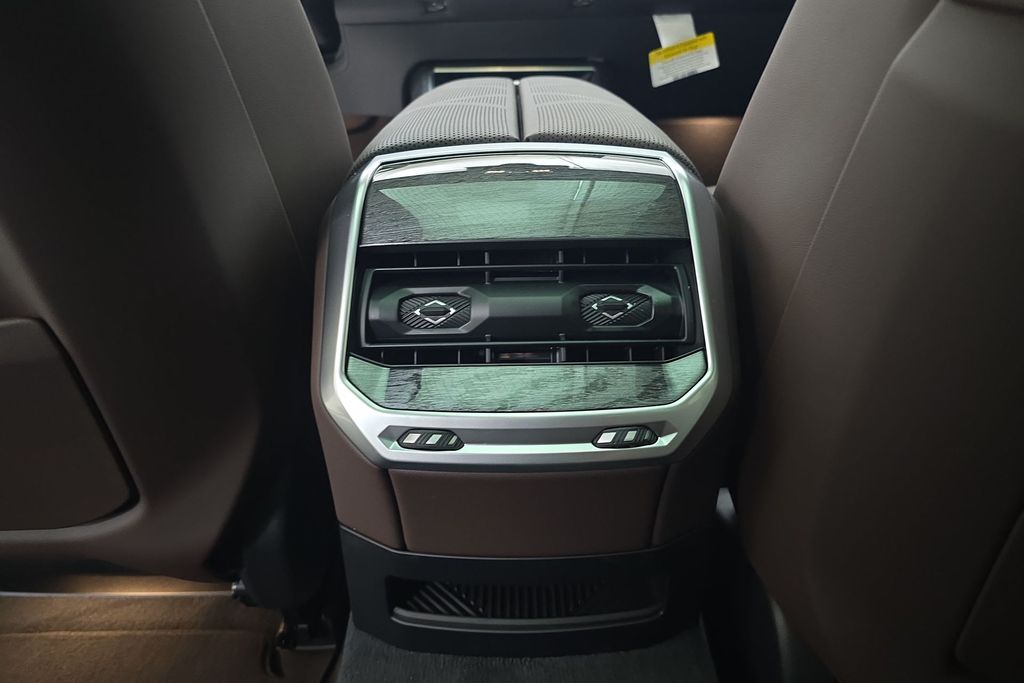 2026 Bmw 750e 750e xDrive photo 22