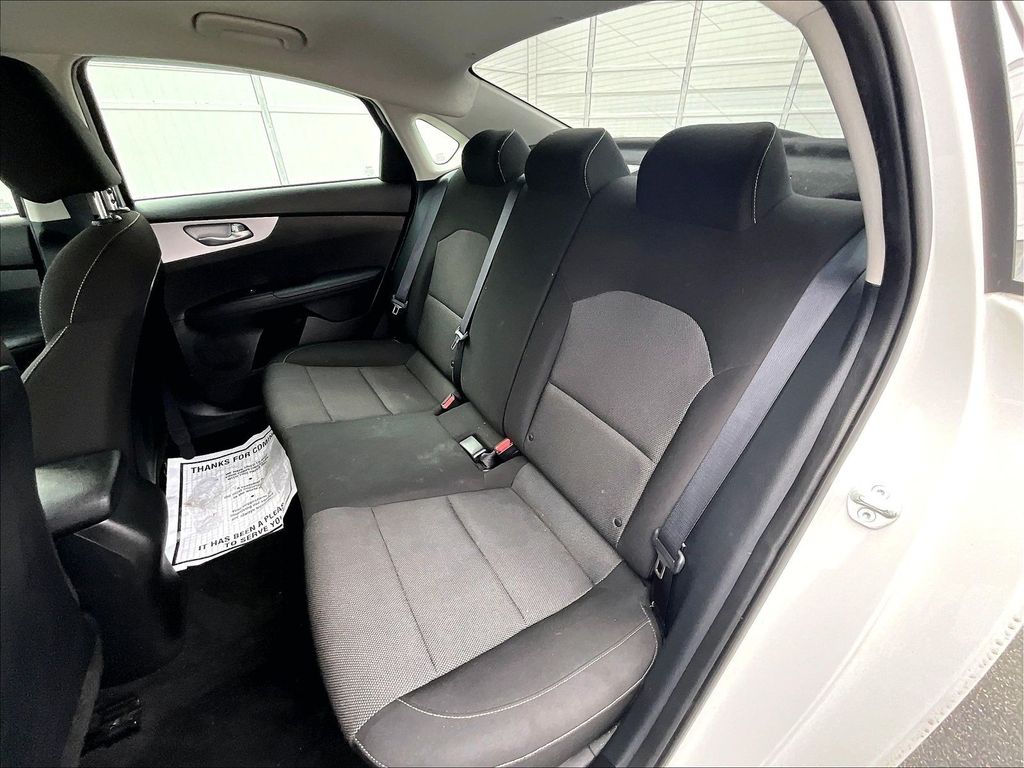 2024 Kia Forte — photo 15