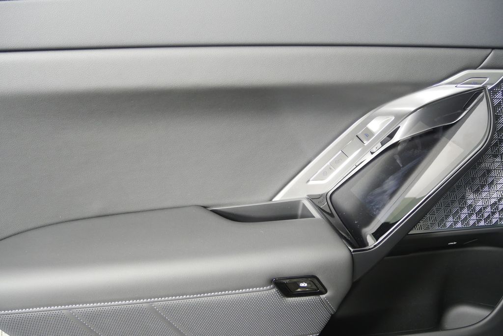 Thumbnail: 2026 BMW 7 Series - 14