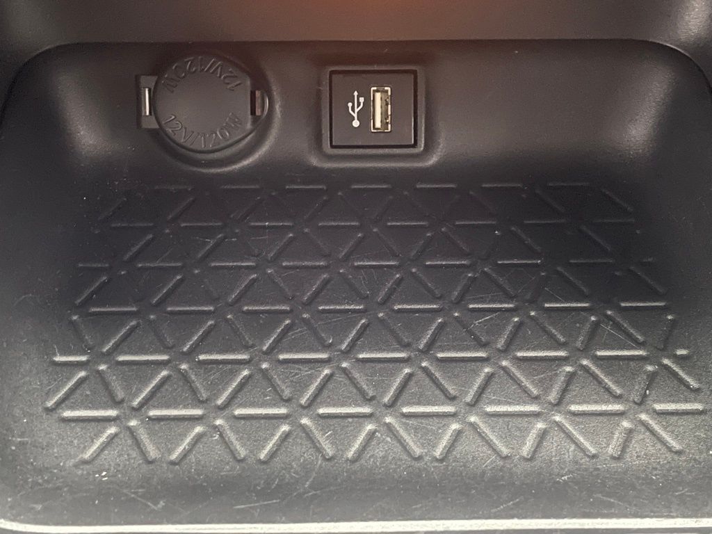 2024 Toyota RAV4 LE 27