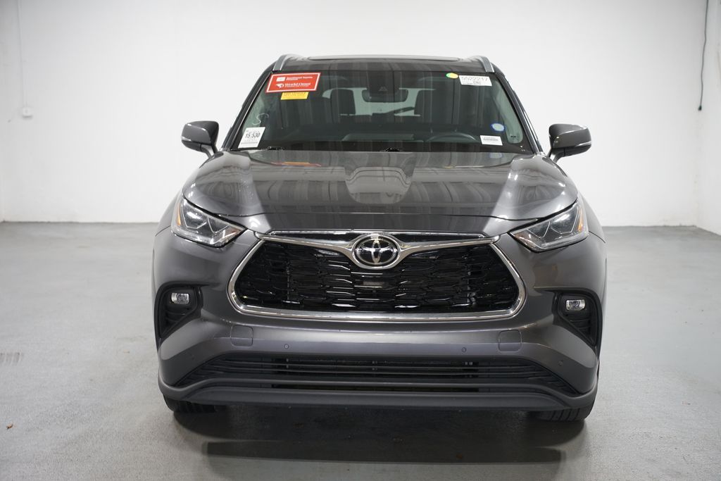 Thumbnail: 2023 Toyota Highlander - 2