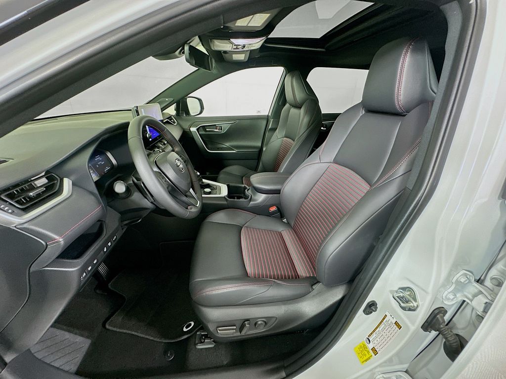Thumbnail: 2024 Toyota RAV4 - 21