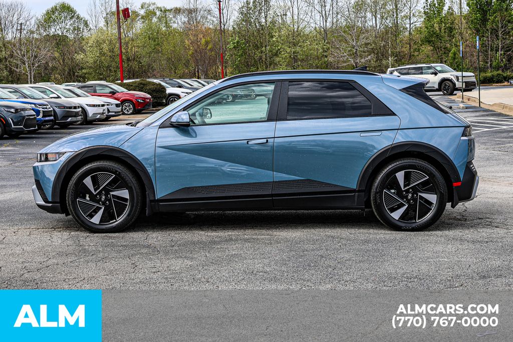 Used 2025 Blue Hyundai SEL image 9