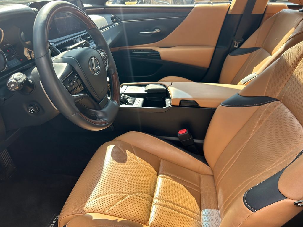 Used 2022 Lexus ES Sedan