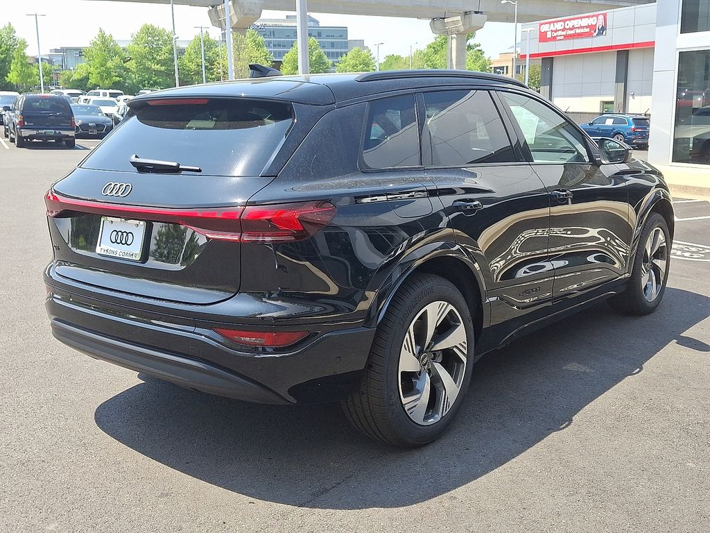 2025 Audi e-tron Premium 3