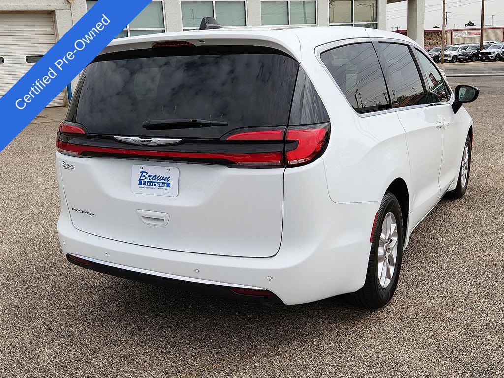 2024 Chrysler Pacifica Touring L - 9