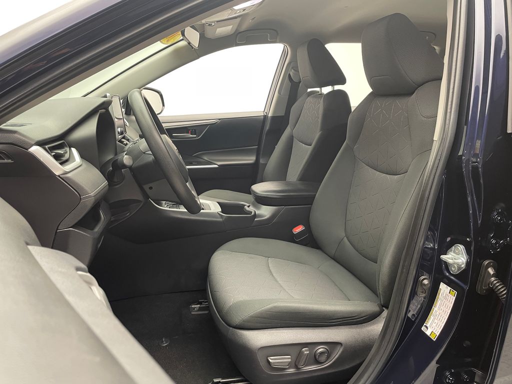 2023 Toyota RAV4 XLE 13