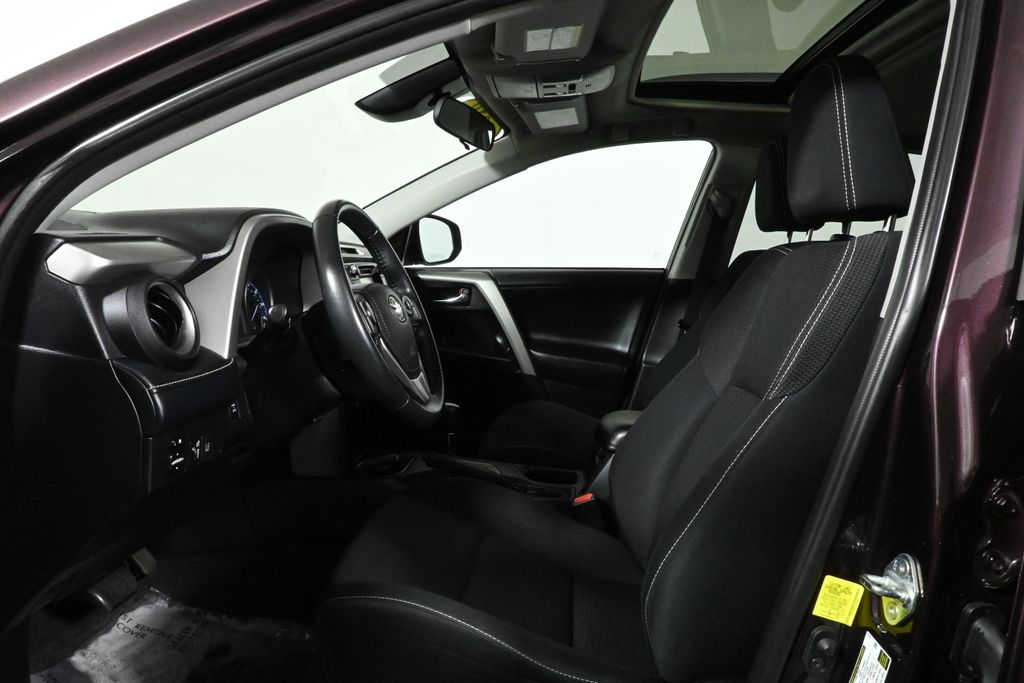 2018 Toyota RAV4 XLE 3