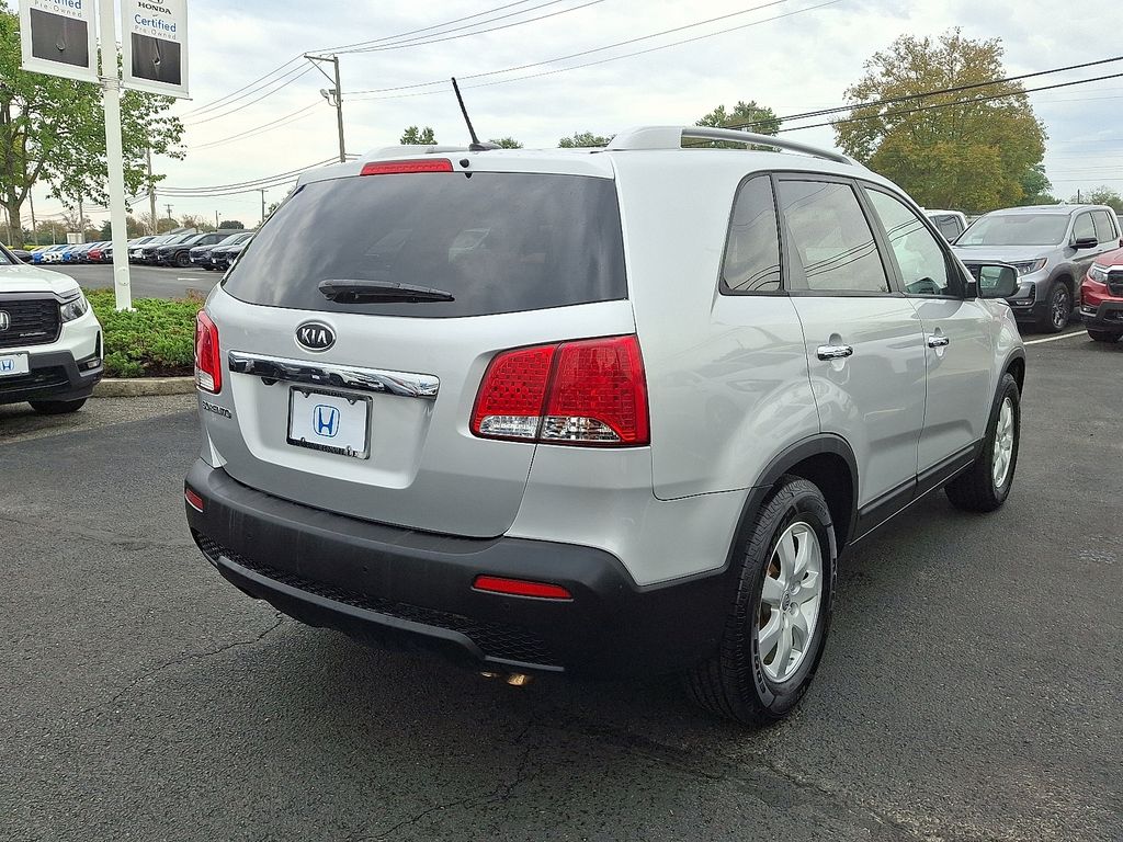 Thumbnail: 2013 Kia Sorento - 6