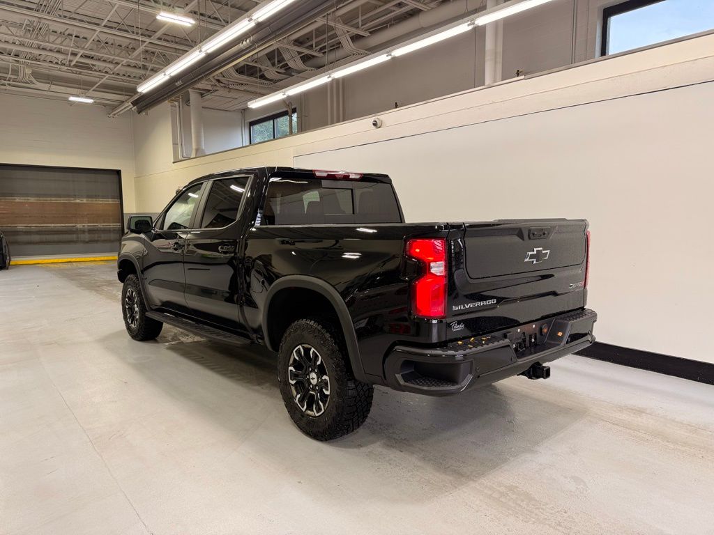 Thumbnail: 2025 Chevrolet Silverado 1500 - 3