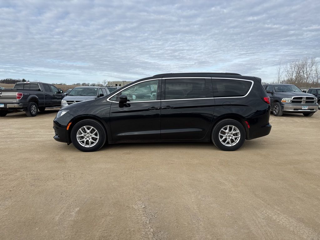 2021 Chrysler Voyager